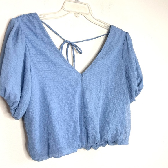 ASTR the Label Bubble Sleeve Gauze Top in Blue Size Medium - Picture 2 of 8